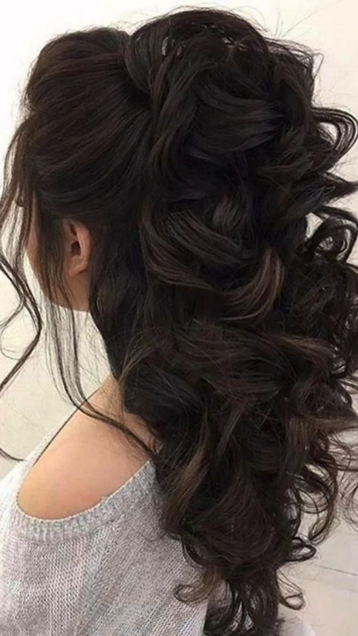 Bombshell Curls bridesmaid hairstyle